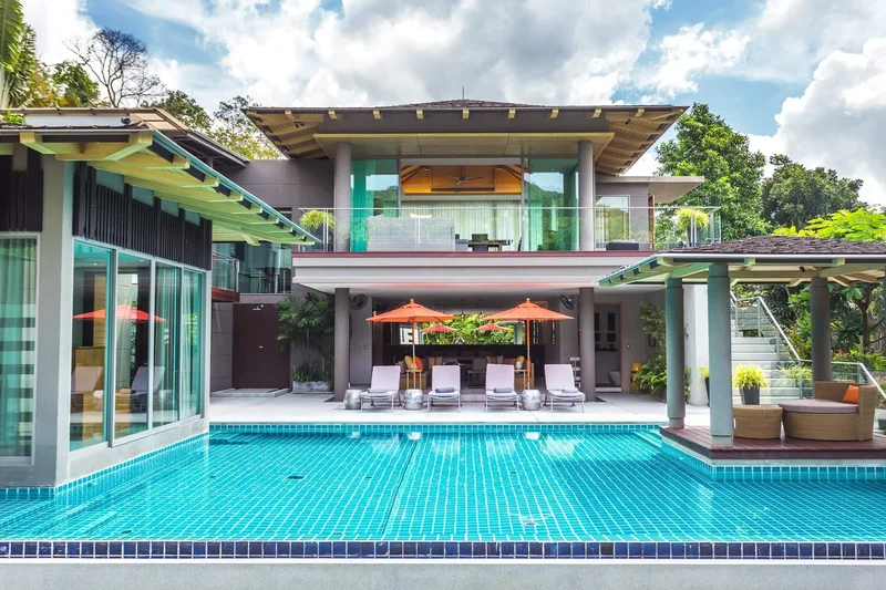 Escape to Your Own Tropical Sanctuary: A Modern Villa of Unrivaled Elegance and Serenity