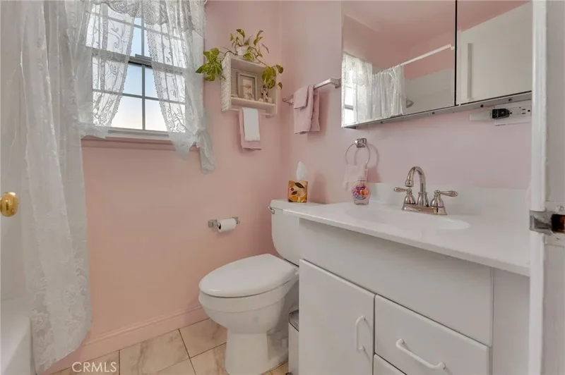 159 E La Verne, Pomona, CA 91767, Pomona, California, United States. - Photo 2
