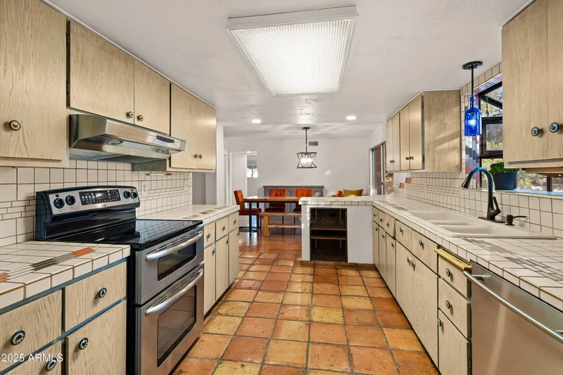 1655 Johnny Guitar Street, Sedona, AZ 86336, Sedona, Arizona, United States. - Photo 16
