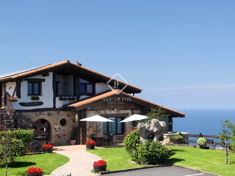 Donostia San Sebastián House / Villa