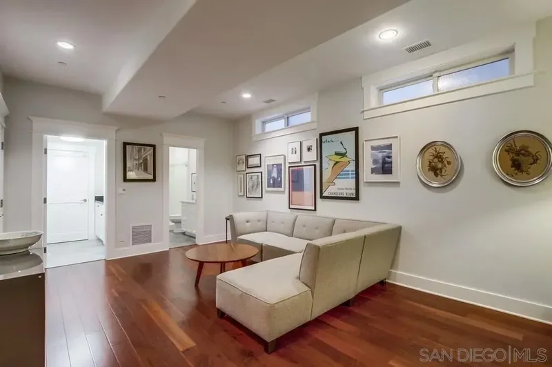 240 B Avenue, Coronado, California, United States. - Photo 26