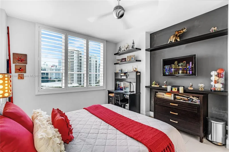 888 Brickell Key Dr, Miami, Florida, United States. - Photo 22
