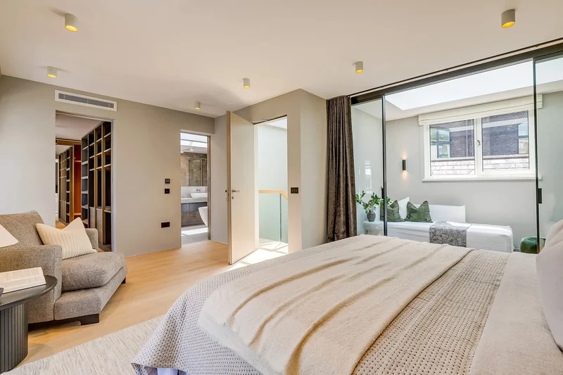 Princes Gate Mews, London, England, United Kingdom. - Photo 14