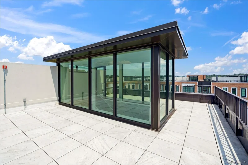 100 Garvies Point Road, Glen Cove, New York, United States. - Photo 23