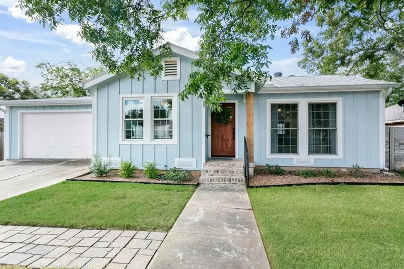915 Bell, Fredericksburg, Texas, United States. - Photo 17