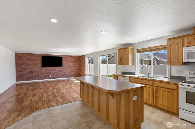 1055 July Court, Moses Lake, WA 98837, Moses Lake, Washington, United States. - Photo 6