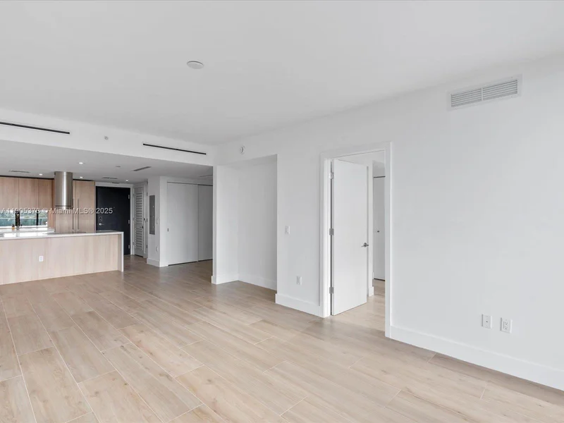 9901 W Bay Harbor Dr 605, Bal Harbour, Florida, United States. - Photo 12