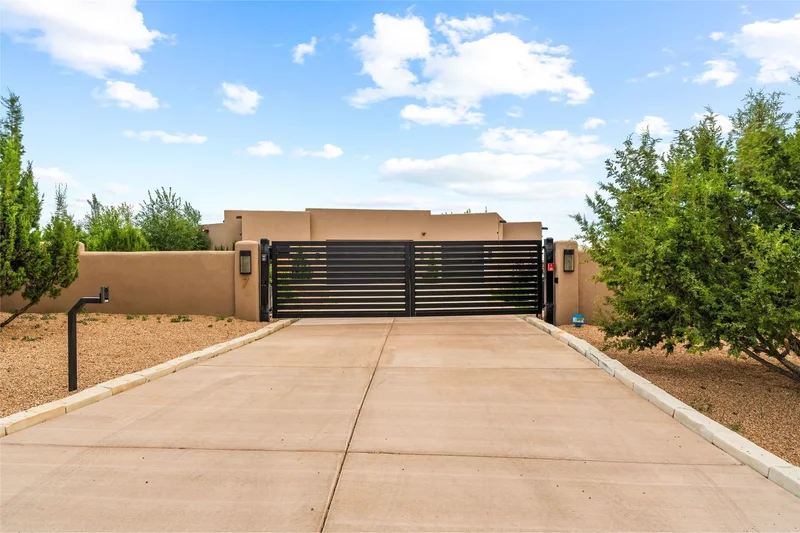 7 Plano Arbolito , Santa Fe, NM 87506, Santa Fe, New Mexico, United States. - Photo 20