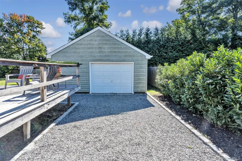 481 Peconic Bay Boulevard, Aquebogue, New York, United States. - Photo 32