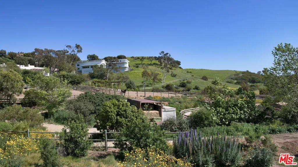 5900 Bonsall Drive, Malibu, California, United States. - Photo 25