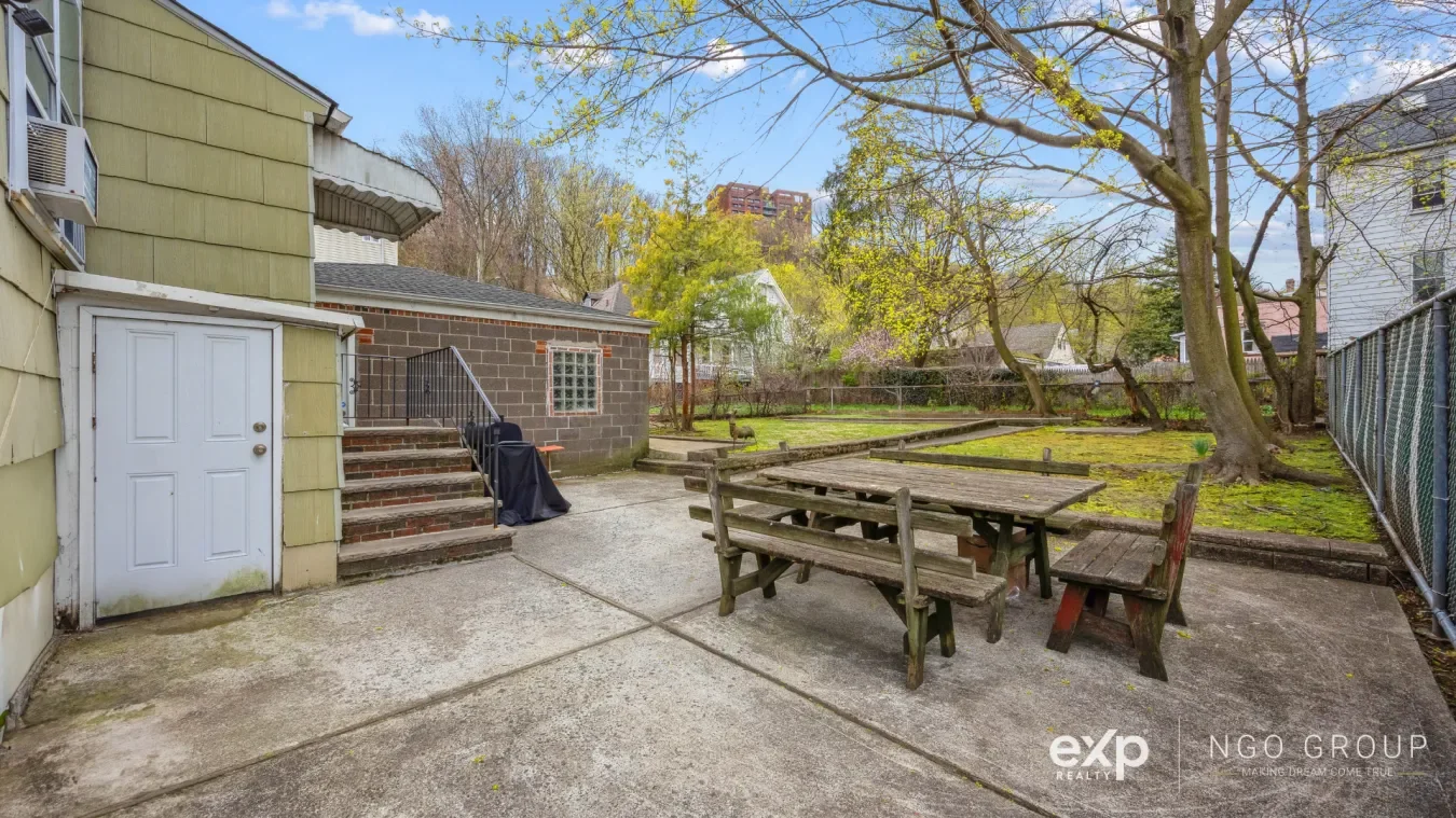 980 Van Duzer Street, New York, New York, United States. - Photo 14