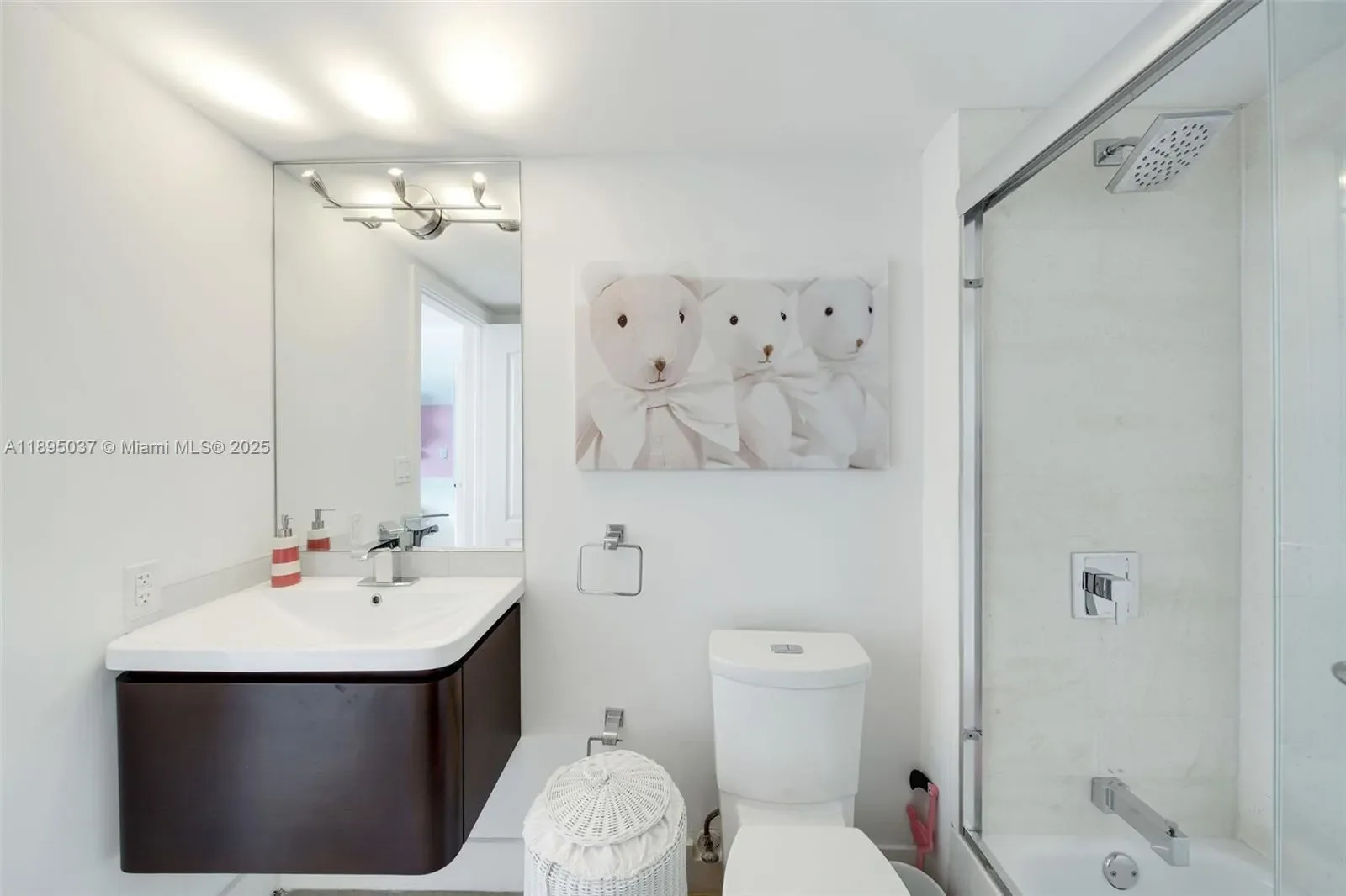 650 West Ave 2107, Miami Beach, Florida, United States. - Photo 25