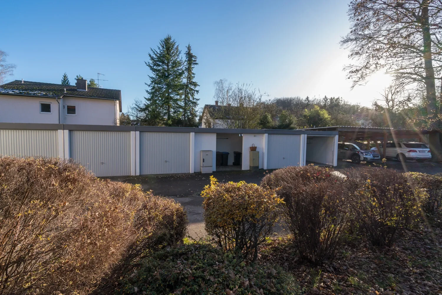 Exterior photo 4