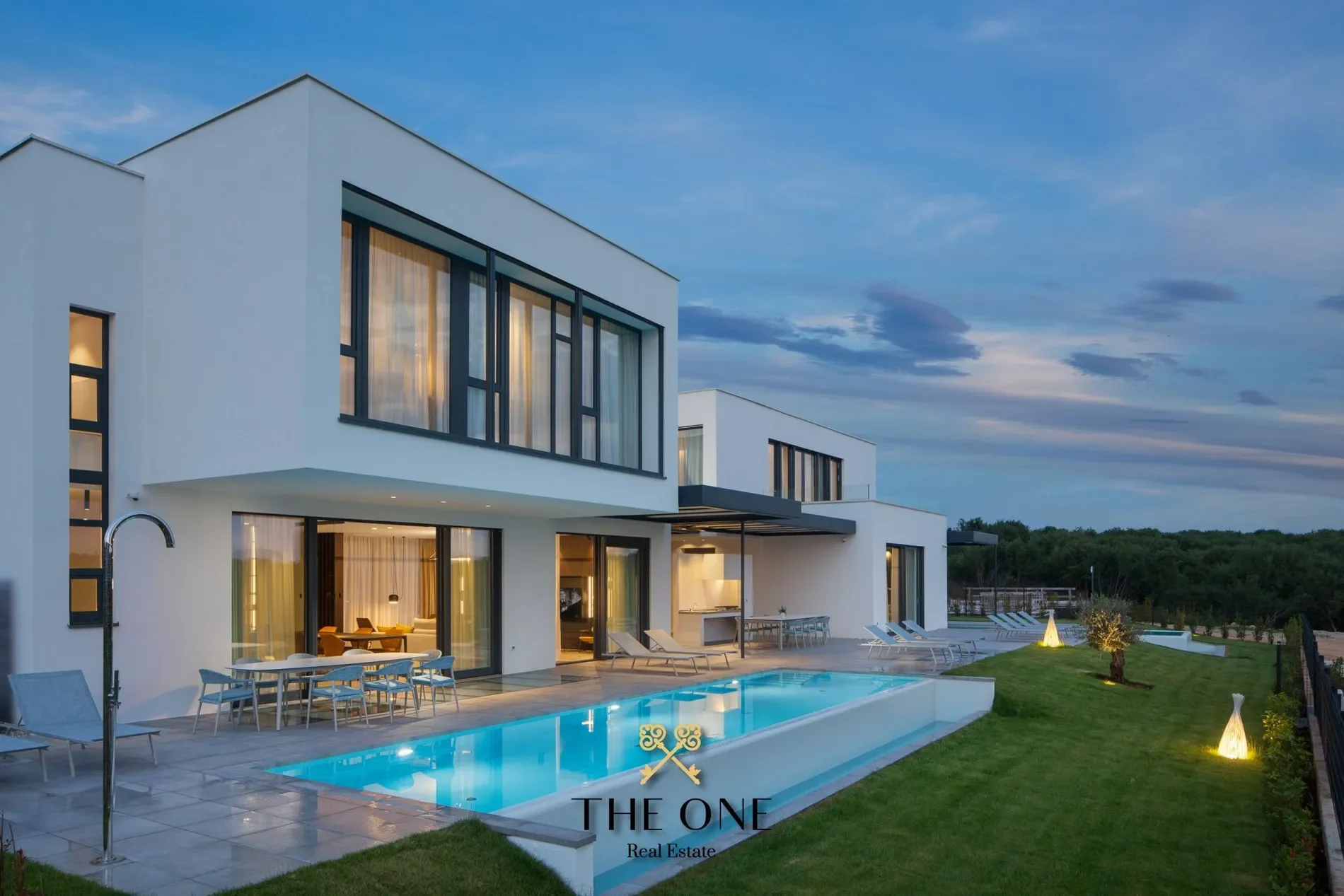 Exterior photo 9