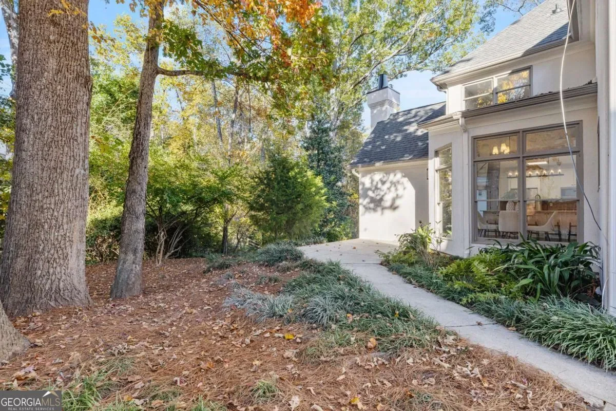 Exterior photo 10