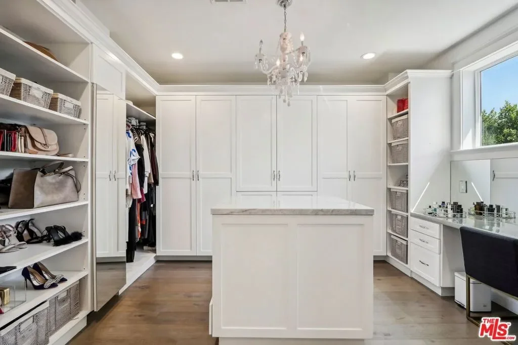14000 Morrison Street, Los Angeles, California, United States. - Photo 1