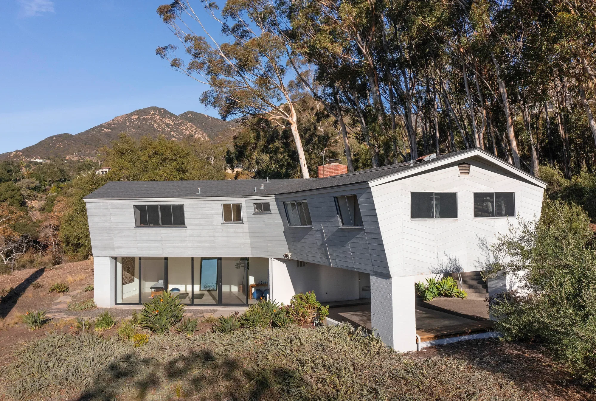 1030/1010 E Mountain Drive, Montecito, California, United States. - Photo 17