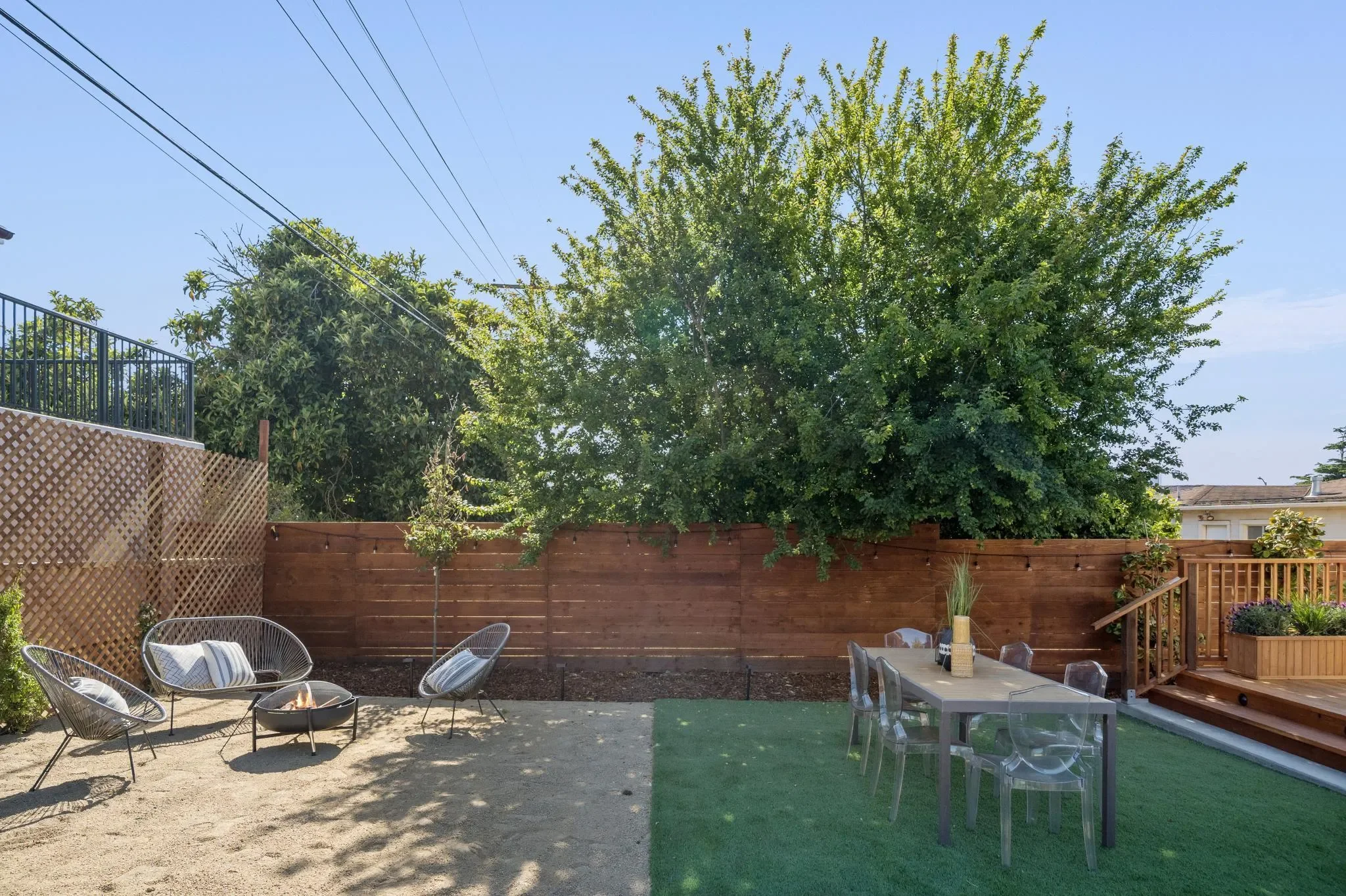 Exterior photo 8