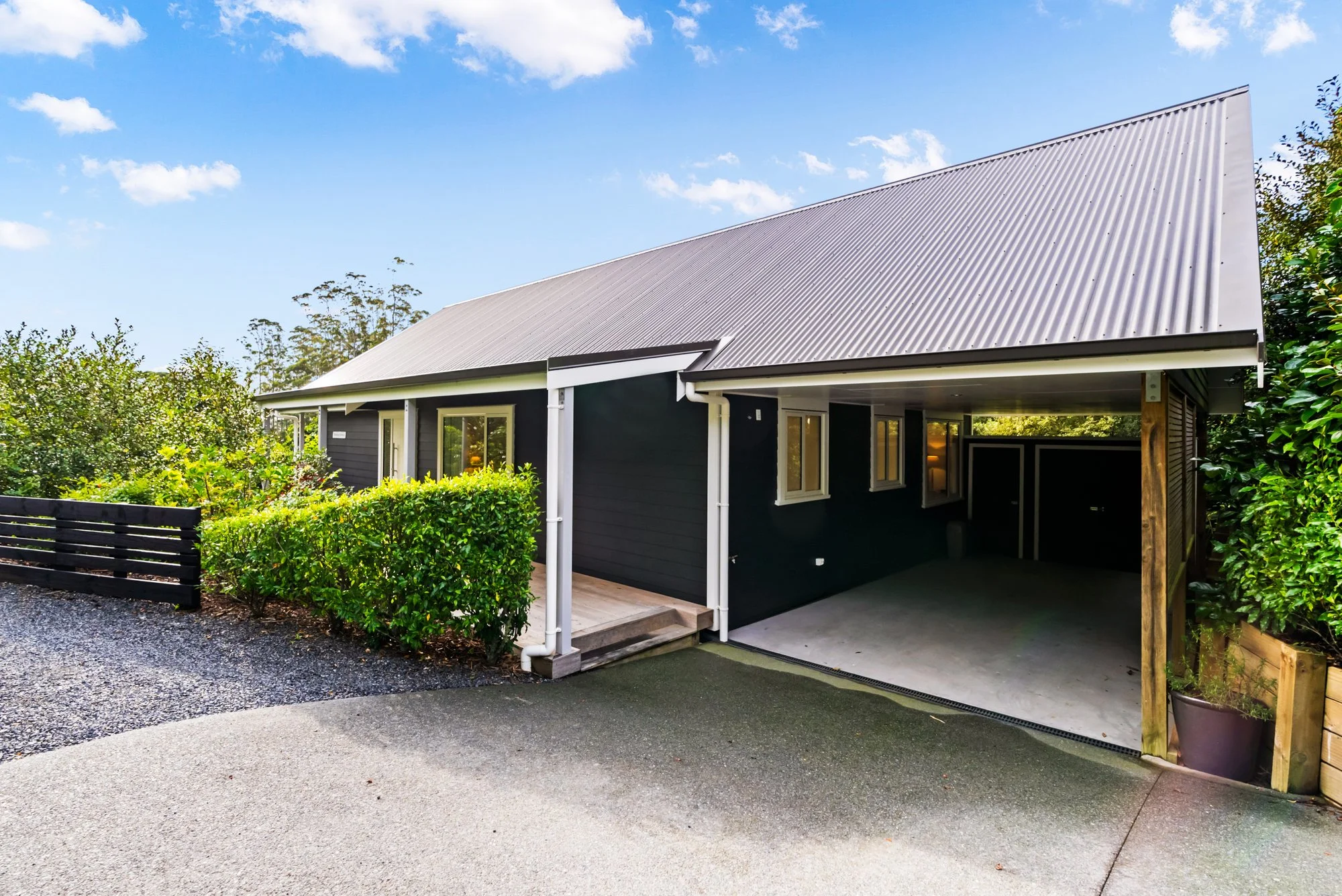 Exterior photo 7