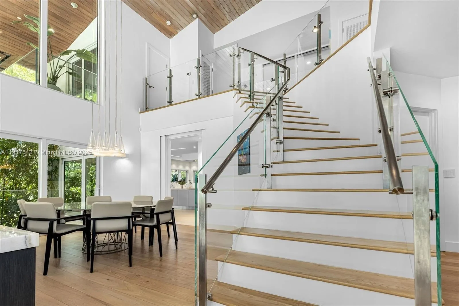 7150 W Lago Dr, Miami, Florida, United States. - Photo 13