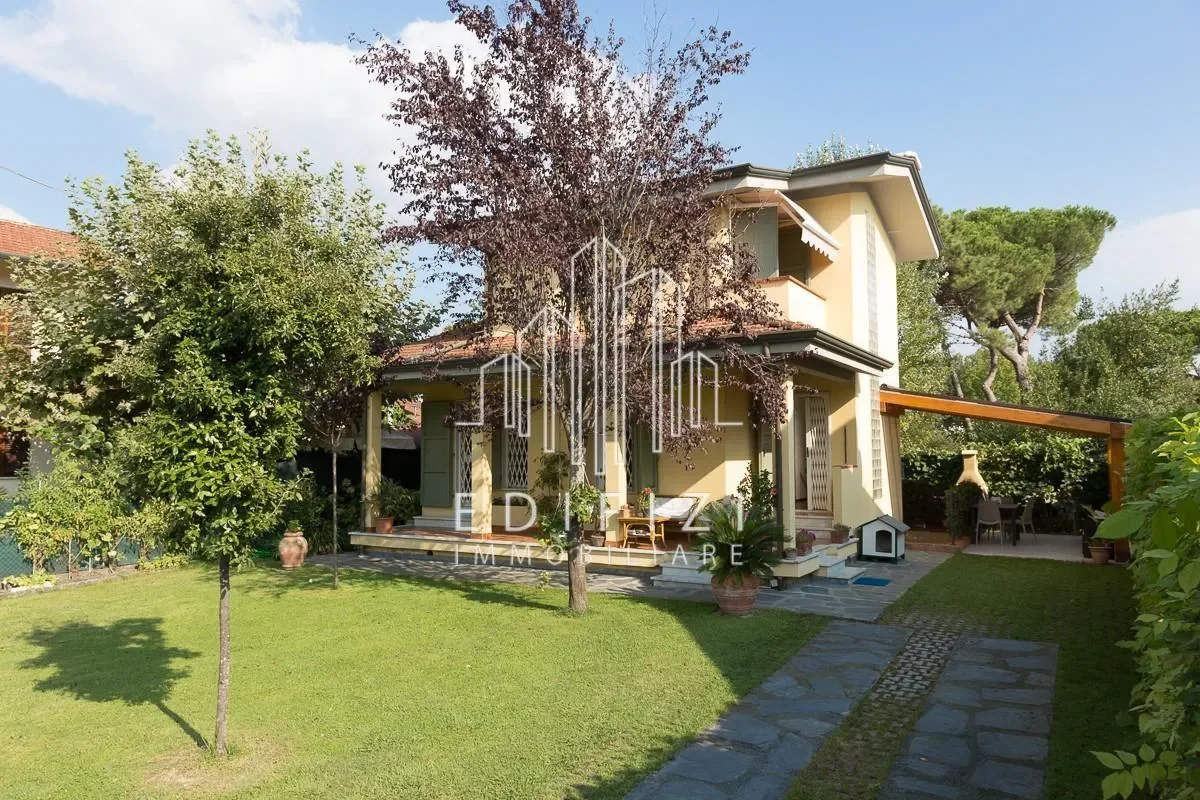 Exterior photo 3