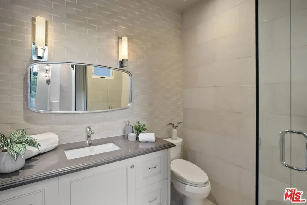 6882 Arizona Avenue, Los Angeles, California, United States. - Photo 39