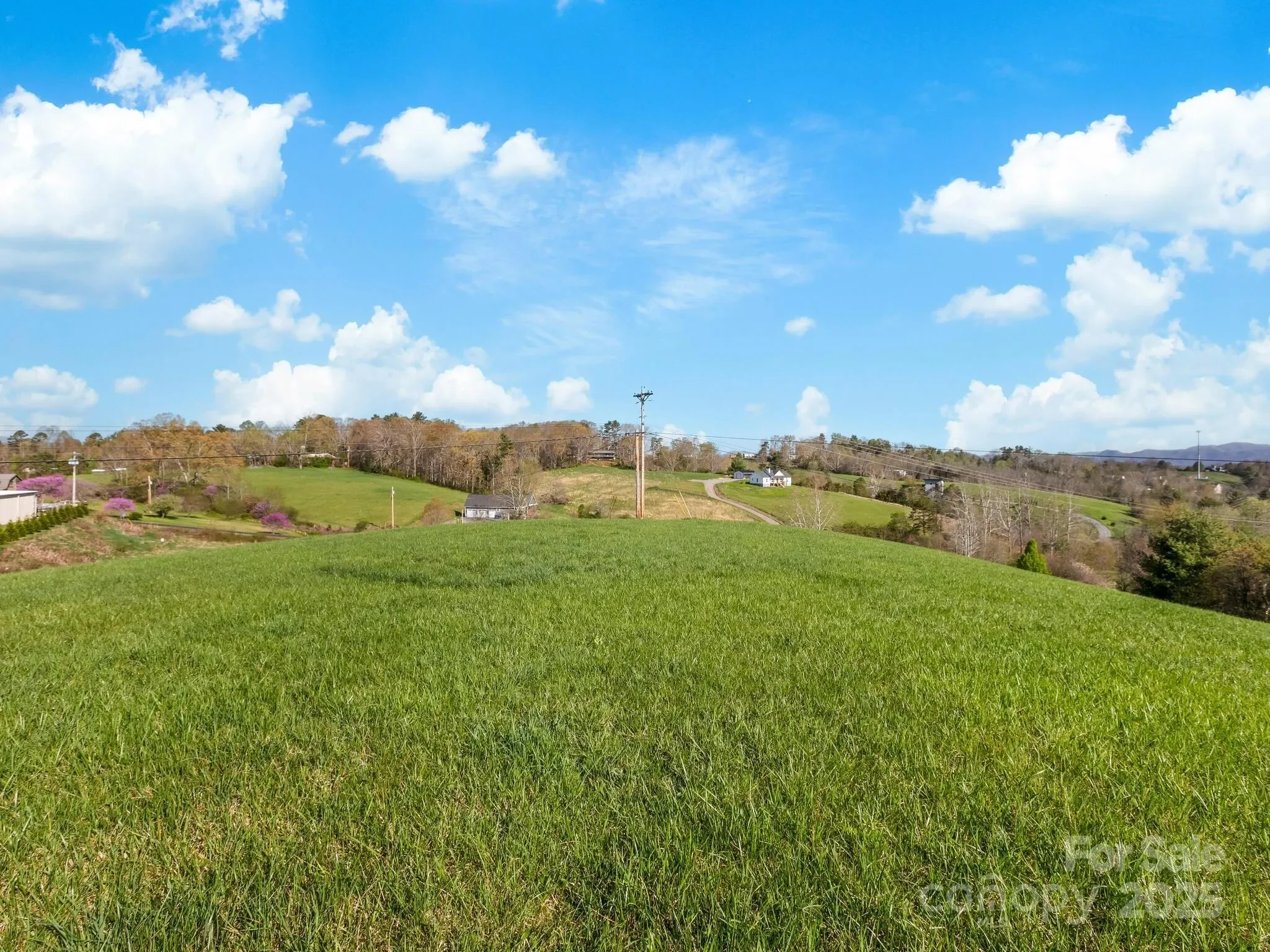 99999 Sprouse Town Road, Weaverville, NC 28787, Weaverville, North Carolina, United States. - Hero Image