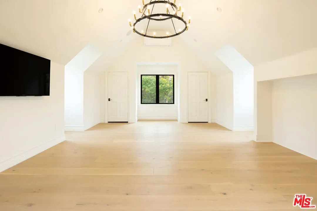20608 Chatsboro Dr, Los Angeles, California, United States. - Photo 18
