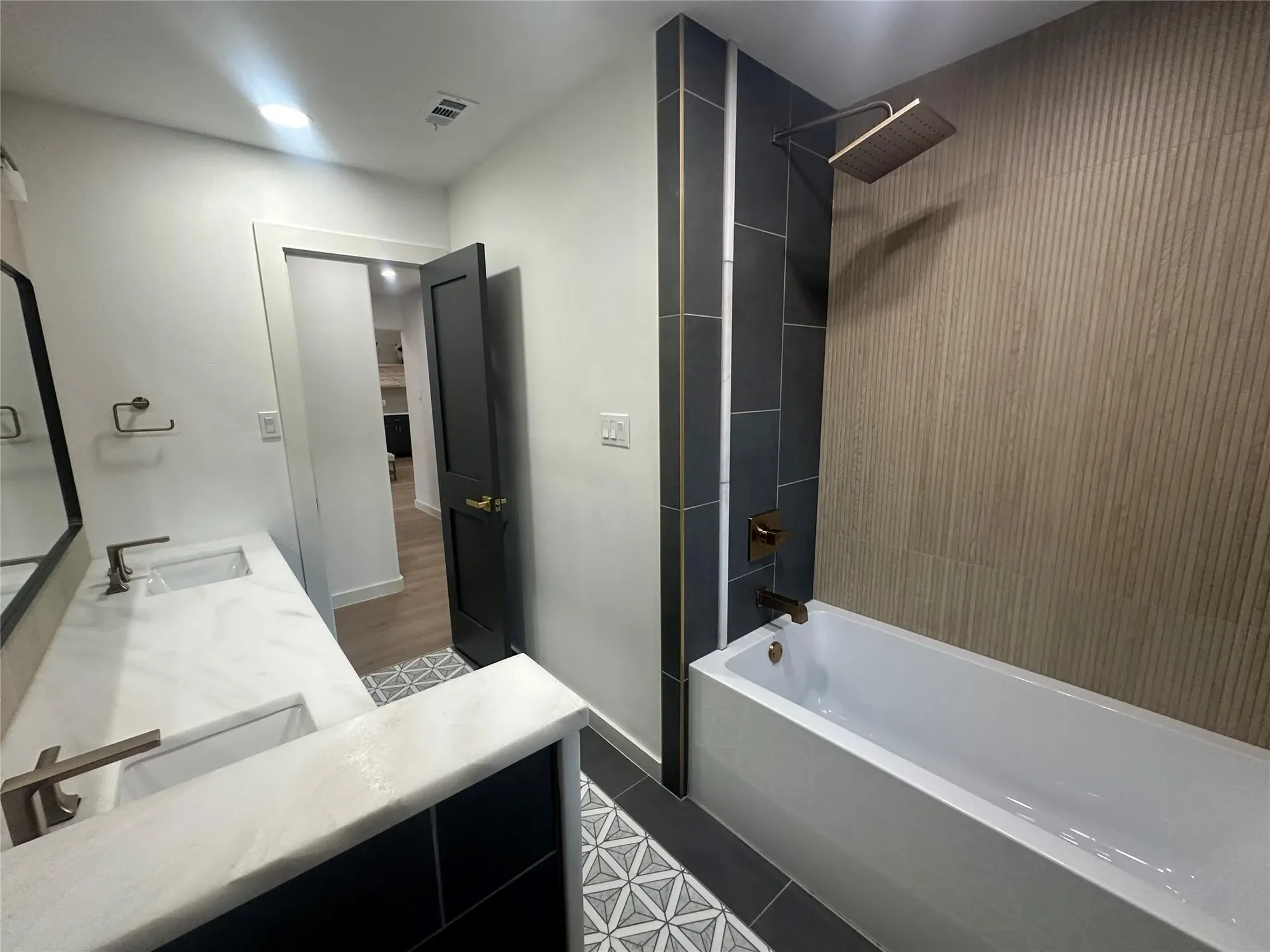 4910 Woodcreek RD, Austin, Texas, United States. - Photo 34
