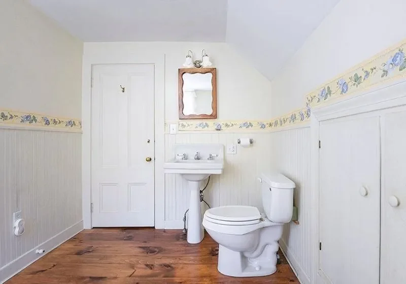 4 Bedrooms Single Family Detached