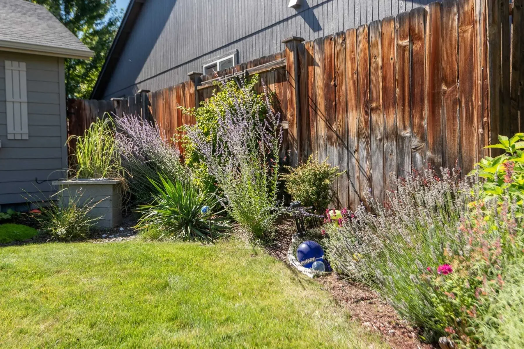 2807 NE Spring Water Place , Bend, OR 97701, Bend, Oregon, United States. - Photo 17