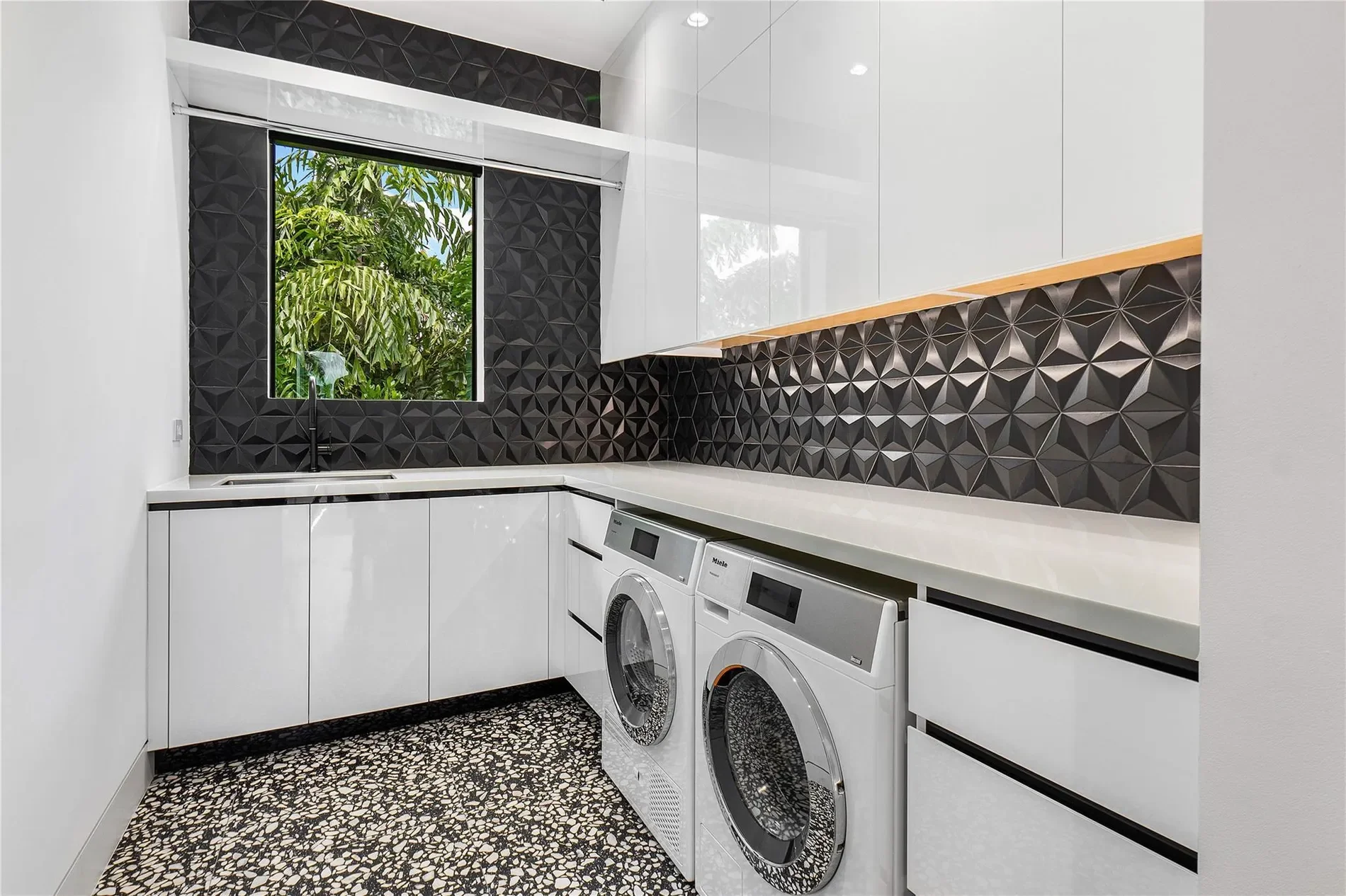 202 NW 7th St, Delray Beach, Florida, United States. - Photo 21