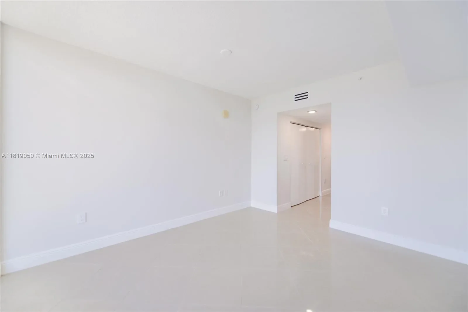 16699 Collins Ave 2107, Golden Beach, Florida, United States. - Photo 15