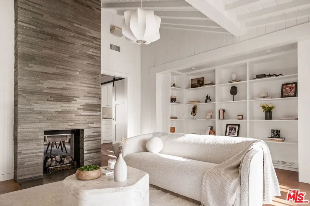 12417 Mulholland Drive, Los Angeles, California, United States. - Photo 31