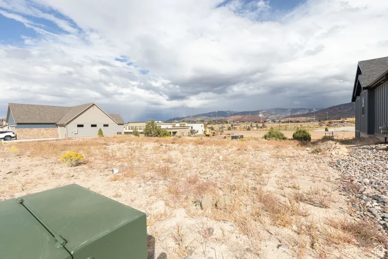 933 S CLIFFS DR 38, Cedar City, Utah, United States. - Photo 11