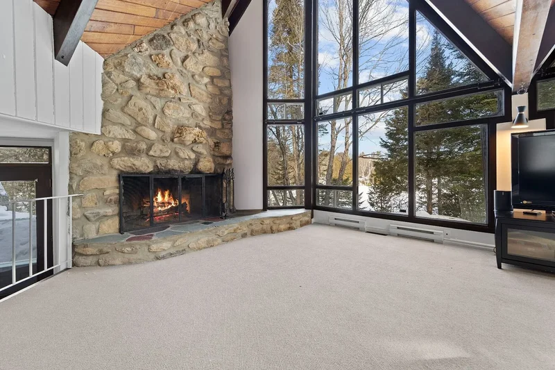8 Place d'Artois, Estérel, QC J0T1E0, Estérel, Quebec, Canada. - Photo 16