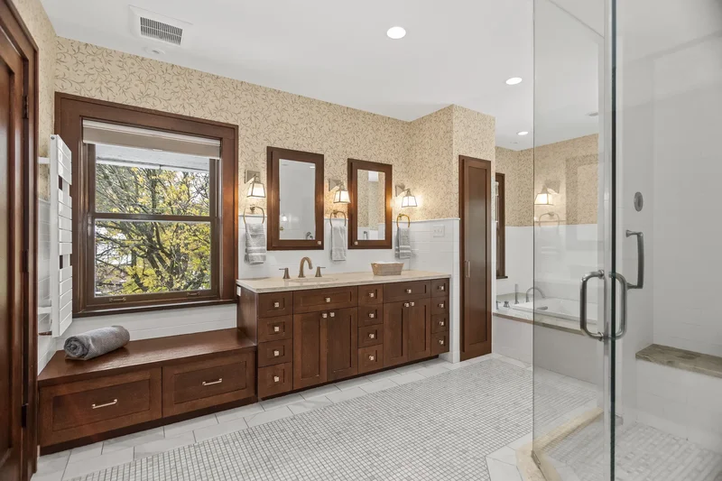2528 Sheridan Road , Evanston, IL 60201, Evanston, Illinois, United States. - Photo 33