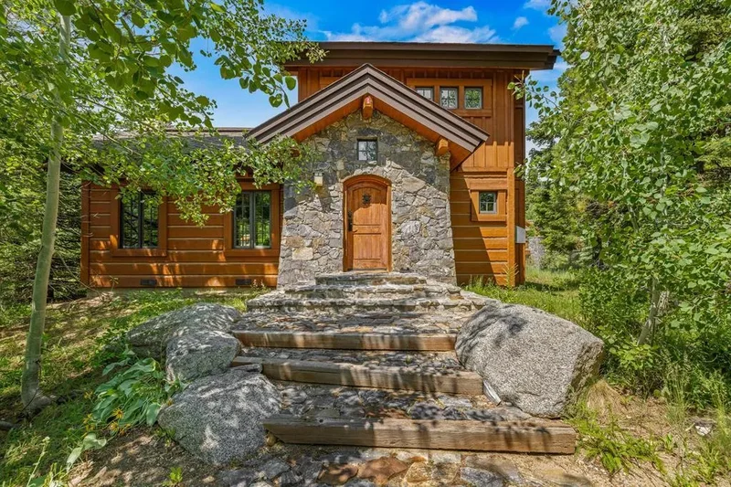 True Ski-In/Ski-Out Cabin Nestled in Heart of Tamarack Resort