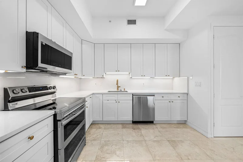 550 SE Mizner Boulevard #B906, Boca Raton, FL 33432, Boca Raton, Florida, United States. - Photo 35