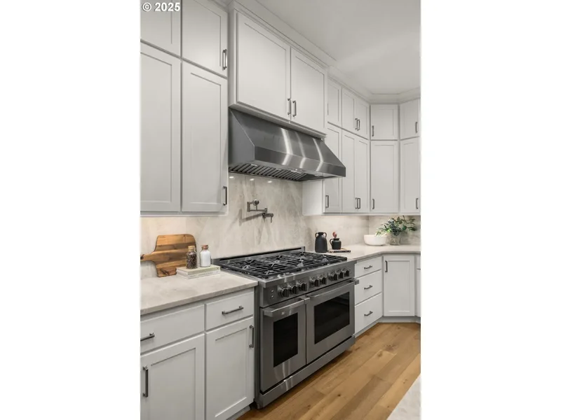 11841 NW MELLRIDGE LN, Portland, OR, 97229, USA, Portland, Oregon, United States. - Photo 13