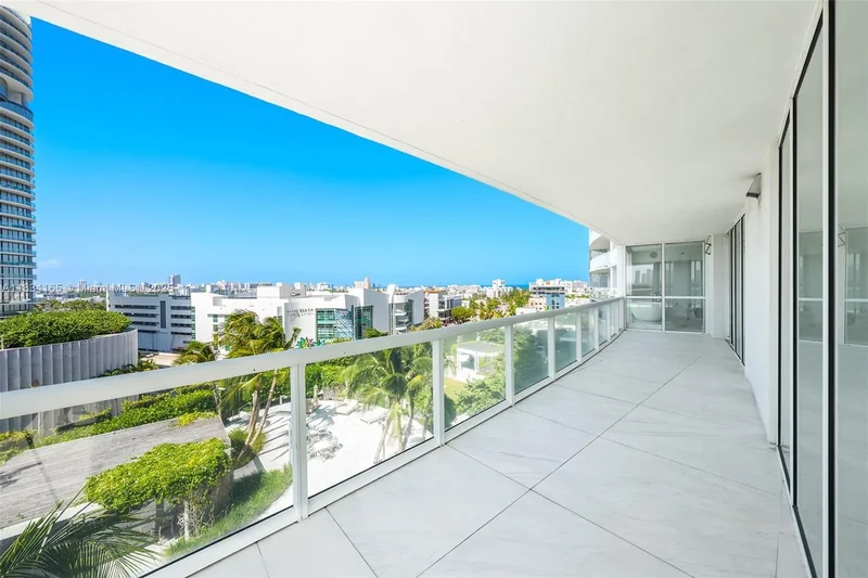 450 Alton Rd 901-902, Miami Beach, Florida, United States. - Photo 32