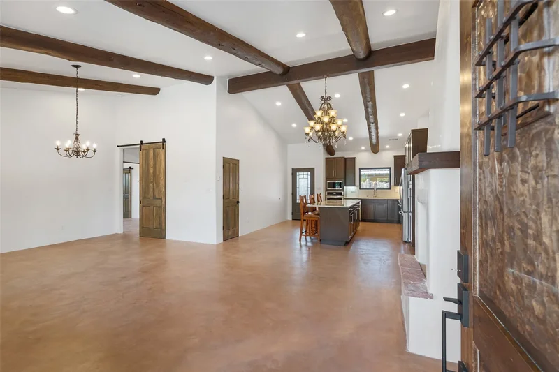 126 Caminito Montano, Santa Fe, NM 87501, Santa Fe, New Mexico, United States. - Photo 13