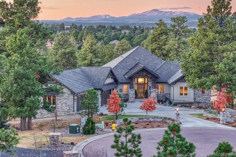 Single Family Residence in Parker
