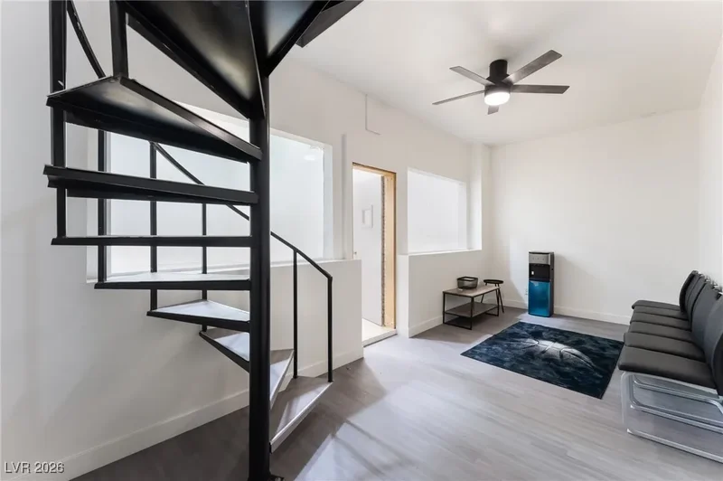 6465 Edna Avenue, Las Vegas, Nevada, United States. - Photo 47