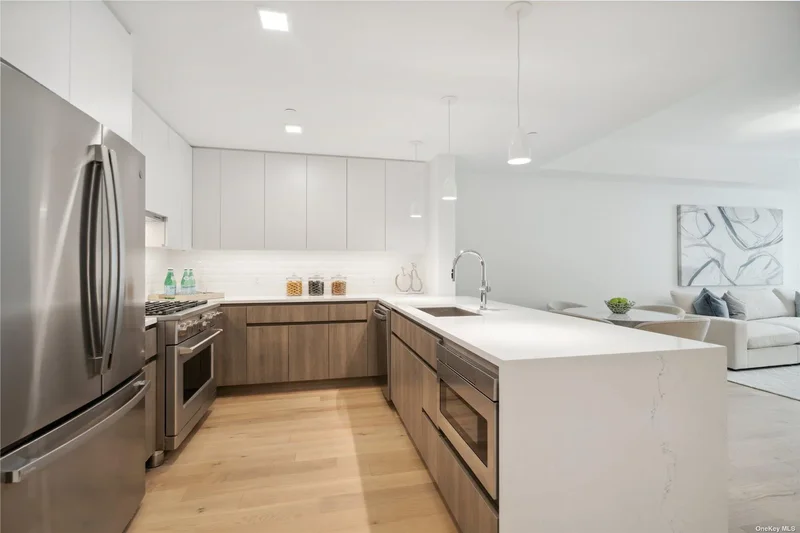 218 Middle Neck Road, #108, Great Neck, New York, United States. - Photo 34