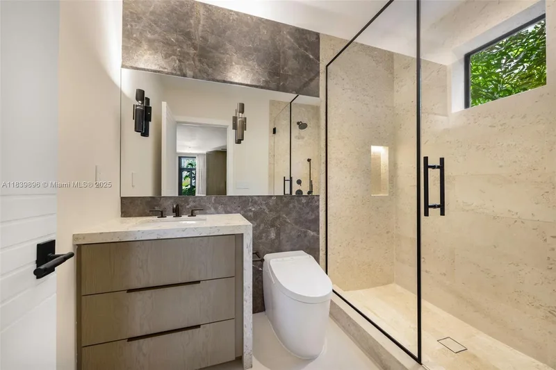 110 Holiday Dr, Hallandale Beach, Florida, United States. - Photo 34