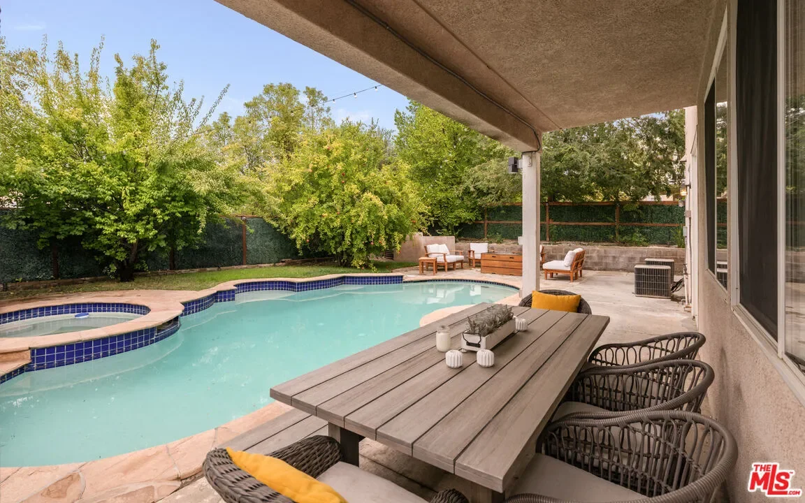 26518 Swan Ln, Santa Clarita, California, United States. - Photo 14