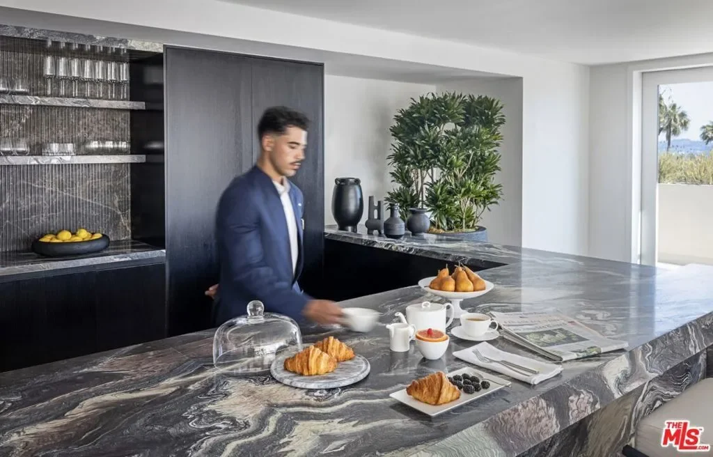 9200 Wilshire Blvd 306W, Beverly Hills, California, United States. - Photo 5
