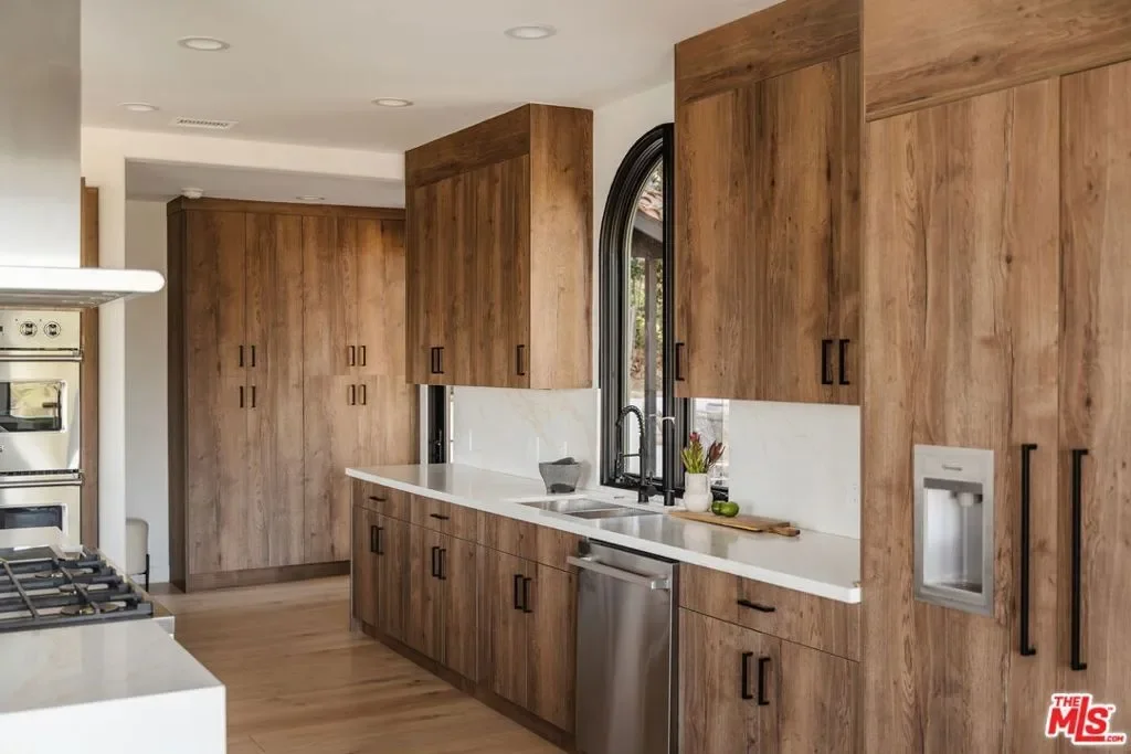1648 Summitridge Drive, Beverly Hills, California, United States. - Photo 13