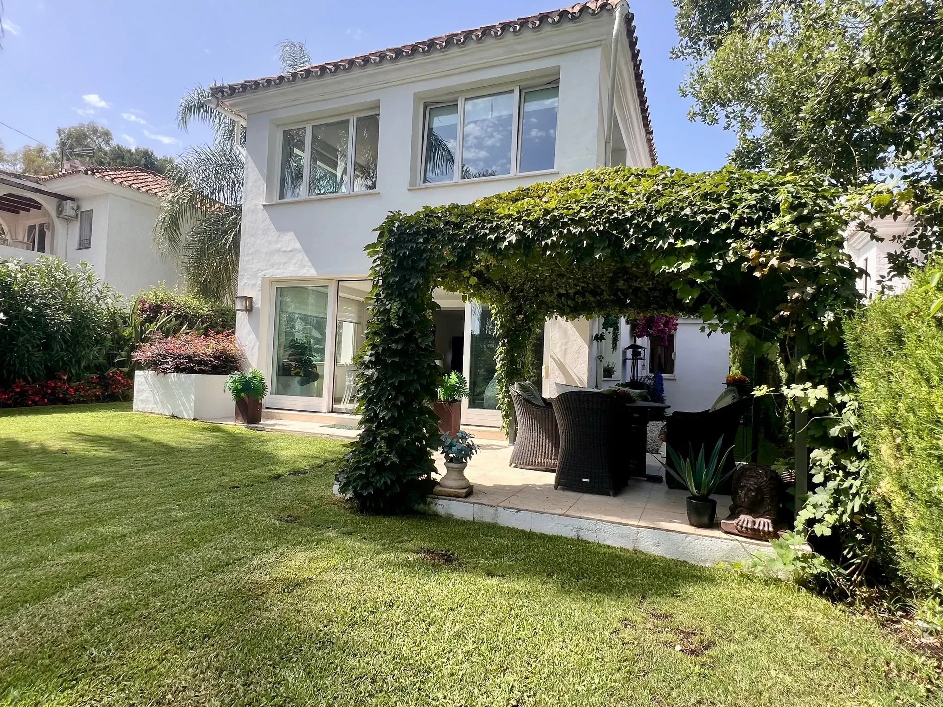 Exterior photo 11